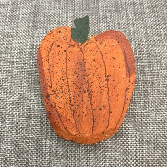 Wood Pumpkin Pin Brooch Rustic Painted Fall Halloween Handcrafted Orange Speckle - Picture 2 of 4